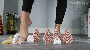 myprettyfeet8.com - Holiday Village Food Crush Giantess thumbnail